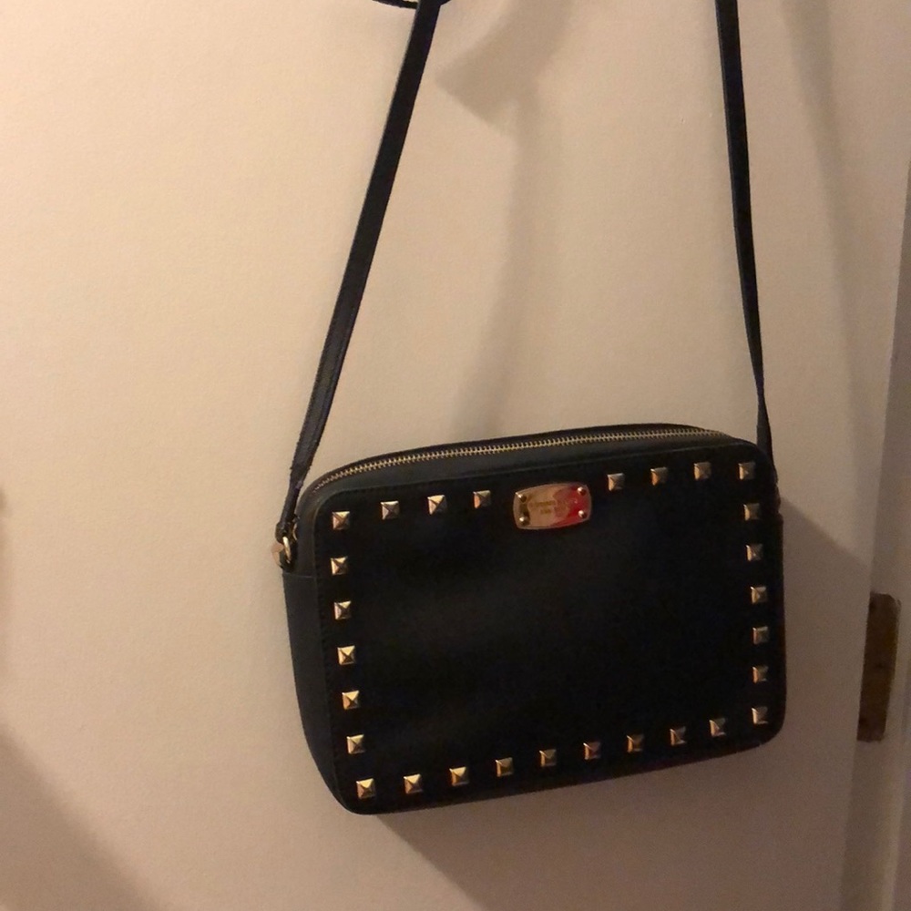 Cross Body Michael Kors purse